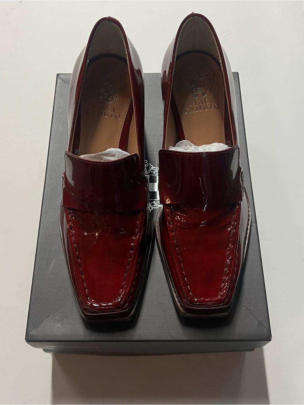 NIB Vince Camuto Segellis Red Currant Brushed Patent Leather Loafers - Picture 7 of 12